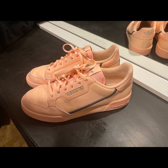 Women’s Adidas - Picture 5 of 6